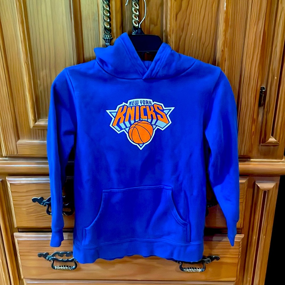 Set of 2 New York Knicks hooded sweatshirts, boys medium